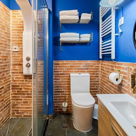 Wonder Blue Apartment *